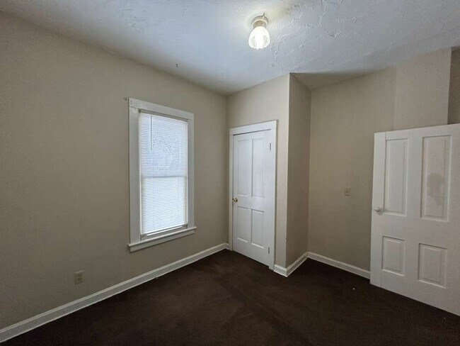 Photo - 349-351 Courtland St, Painesville, OH 44077 Unidad 349 Down