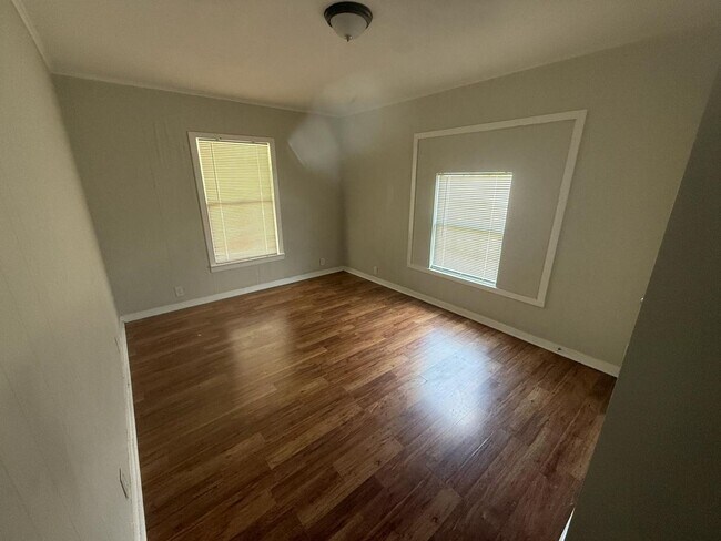 4195 Chaison Ave Unit 4195 Chaison Ave