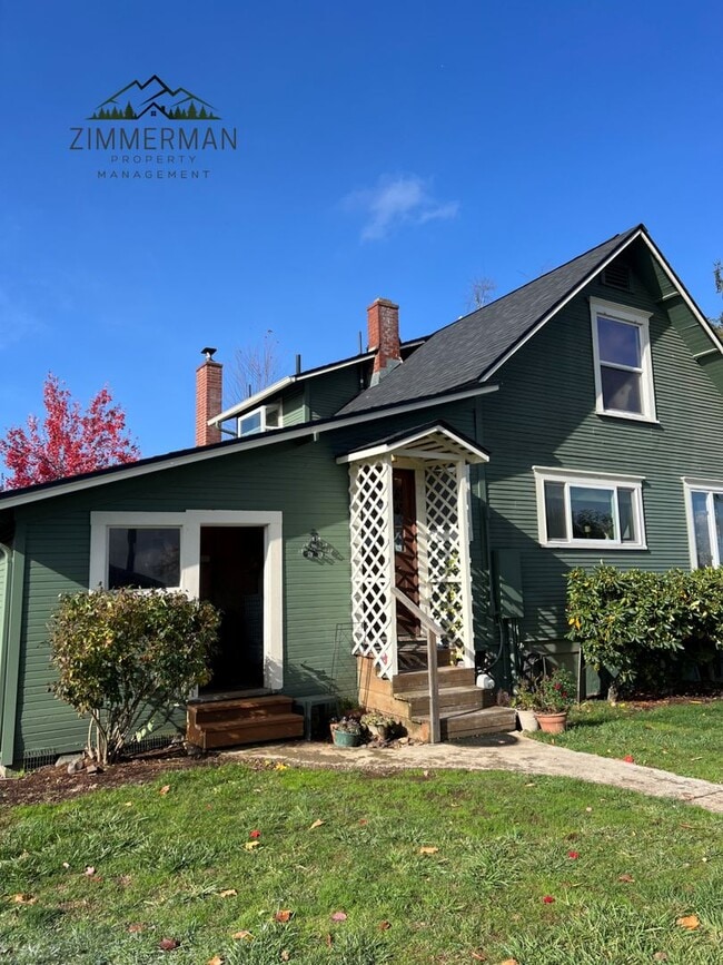 Building Photo - Adorable Updated Farmhouse in Creswell, OR