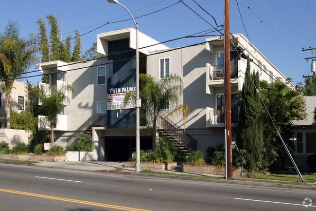 Photo - Twin Palms Apartments