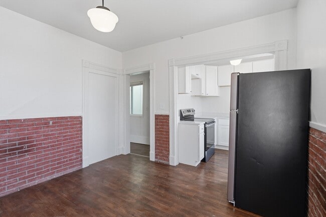 105 High St Unit 4P