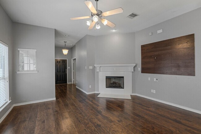 1104 Grey Fox Dr