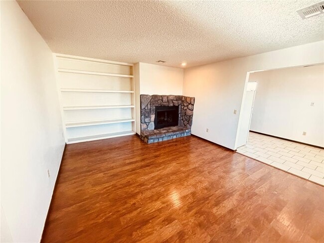 Photo - 316 Falcon Ct Unit 2