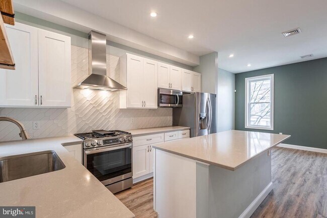 Photo - 3030 W Girard Ave Unit 2