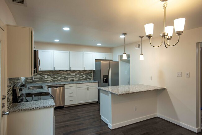 Photo - 2109 Lauderdale Dr