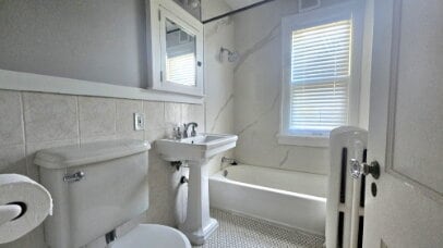 Photo - Beautiful 2-Bed 1 bath Haven on Fairmount Avenue – Spacious 1240 Sq Ft in Saint Paul 10/1 2026