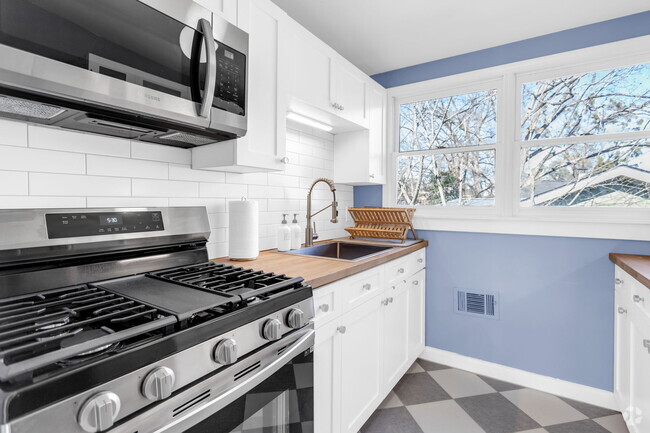 Building Photo - 1050 Tilden St NW Unit A Rental