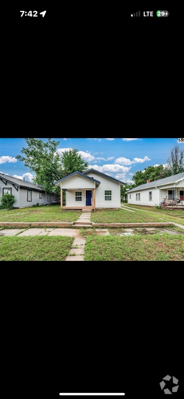 Building Photo - 1126 E Ave B Rental