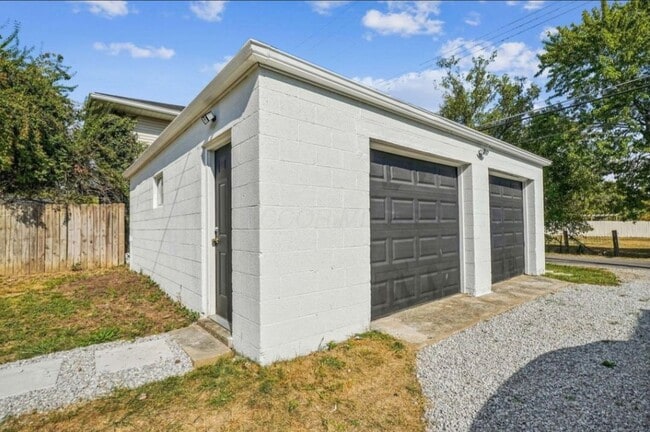 Photo - 4270 Broadway