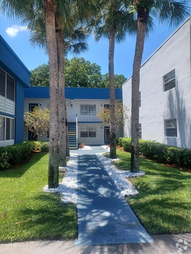 Building Photo - 65 Normandy B Rental