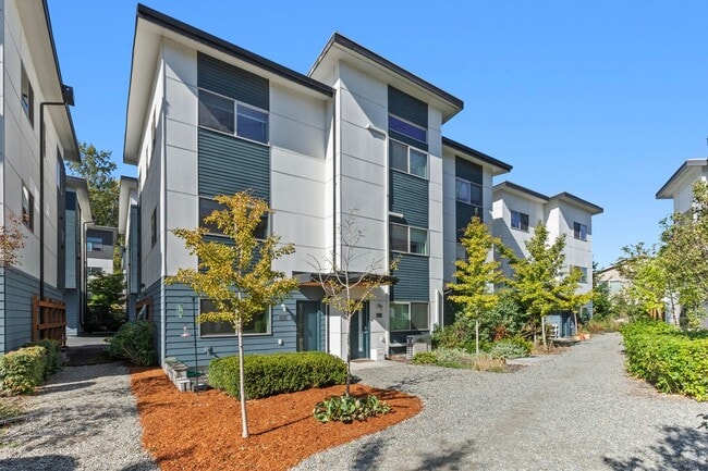 Building Photo - 3bd/1.5ba Seattle Townhouse