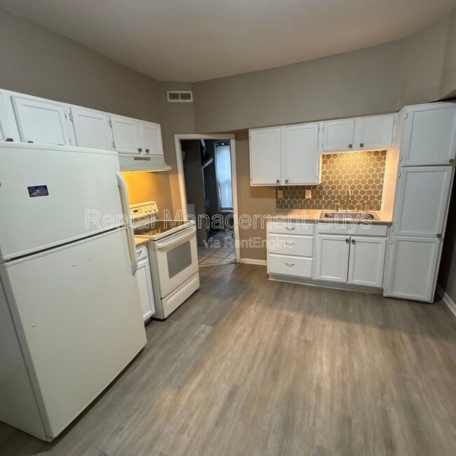 Photo - 2935 N Aldrich Ave