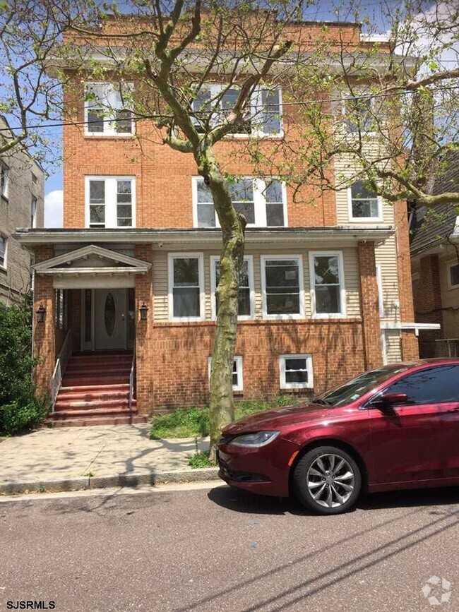 Building Photo - 21 S Bartram Ave Unit #6 Rental