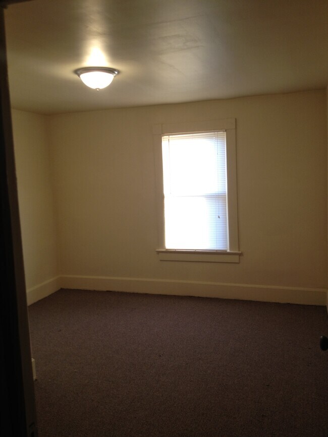 Photo - 27 E Kerr St Unit B