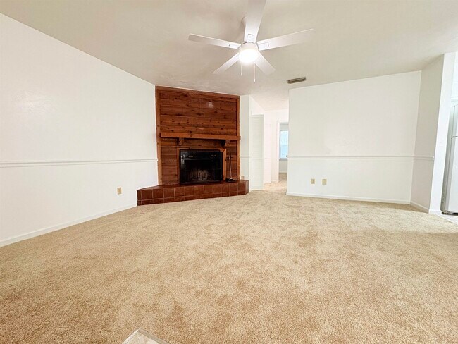 Photo - 1810 Sylvan Ct