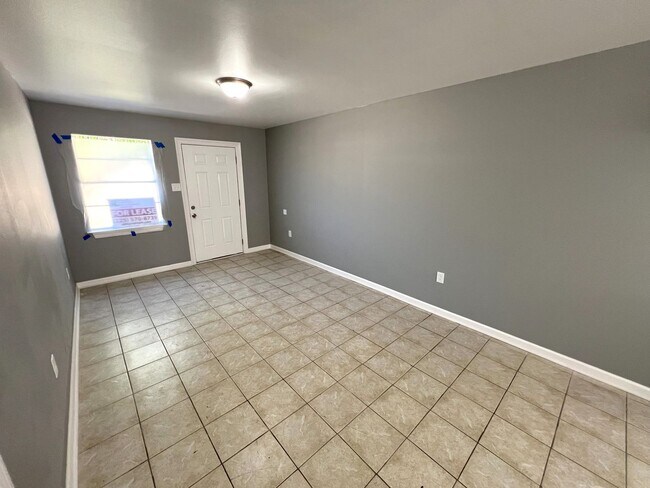 Photo - Baker Trails Apartments Unidad B