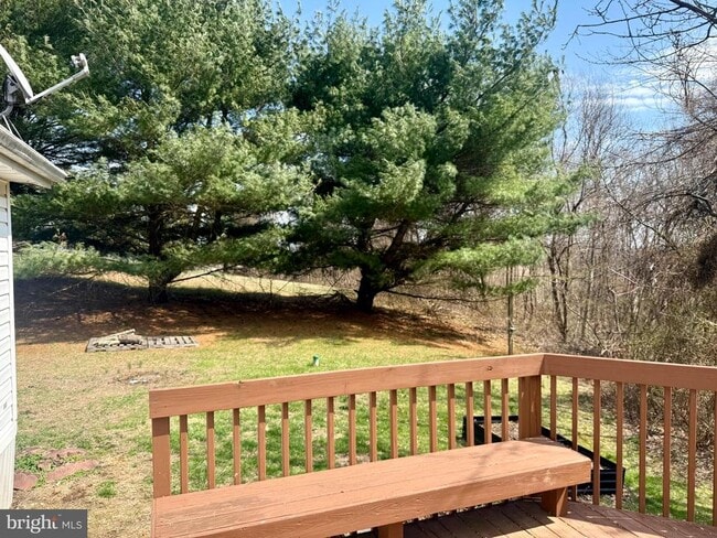 Building Photo - 746 Sawmill Rd