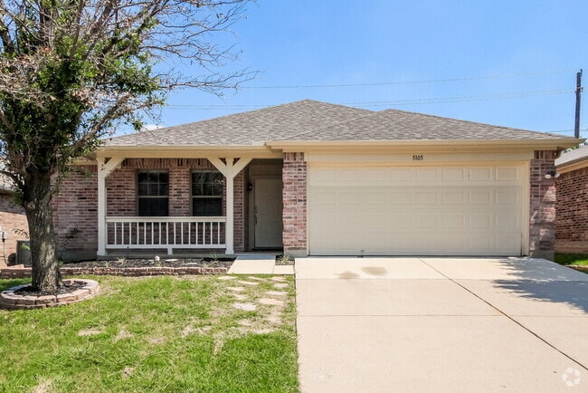 Building Photo - 5105 Raymond Dr Rental