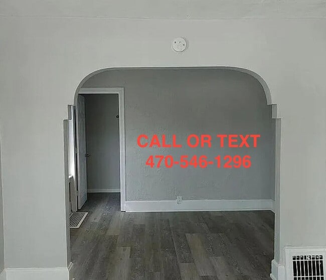 Photo - 3204 Caledonia St