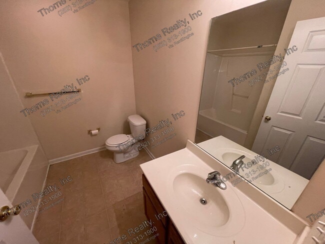 Photo - 2256 Sherwood Ave