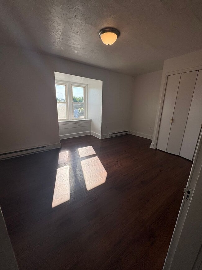 Photo - 3rd Floor Efficiency! Near York College in York City