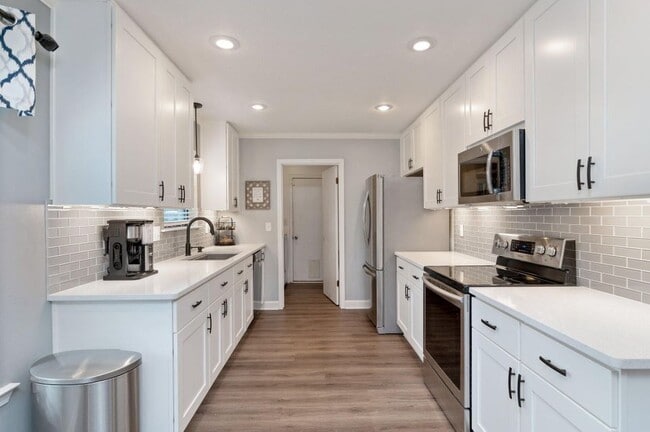 Photo - 615 St Martin Cove