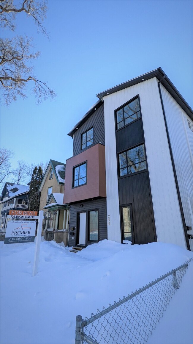 Photo - 256-256 Balmoral St Unit 1