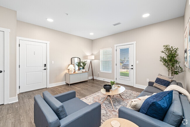 2BR, 2BA - 1,096SF - Living