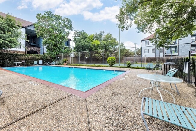 Building Photo - 10811 Richmond Ave. Unit 101