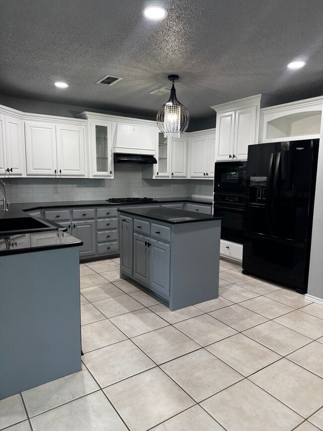Photo - Stunning 3 Bed, 2 Bath Home in Sunridge Subdivision