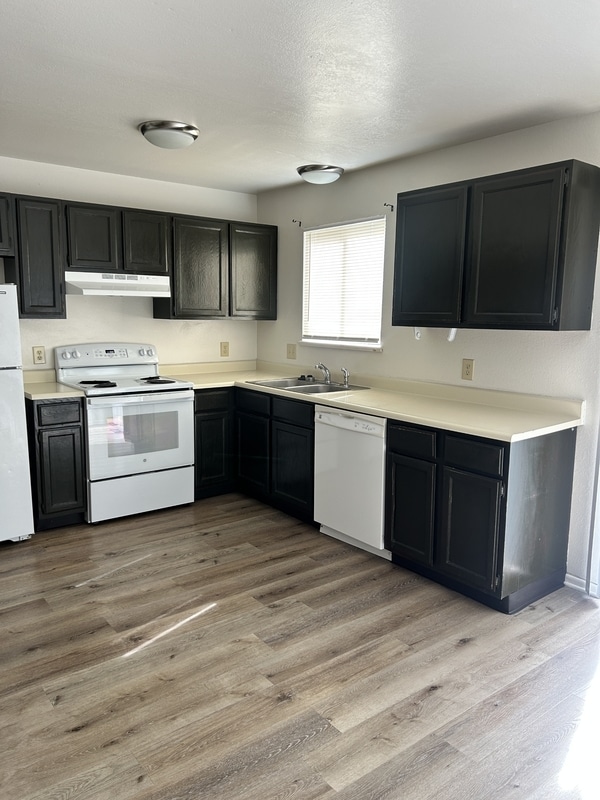 Photo - 464-32 1/8 32 1/8 Rd