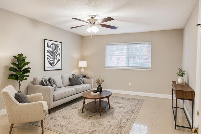 Building Photo - 3600 N 56th Ave Unit 105