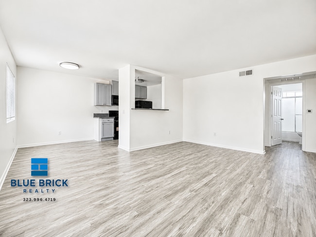 Building Photo - 7308 Canby Ave Unit 7
