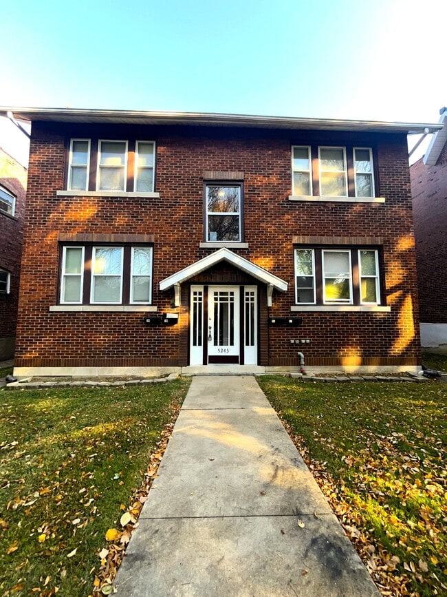 Photo - 5243 Bancroft Ave Apartments Unit 2E