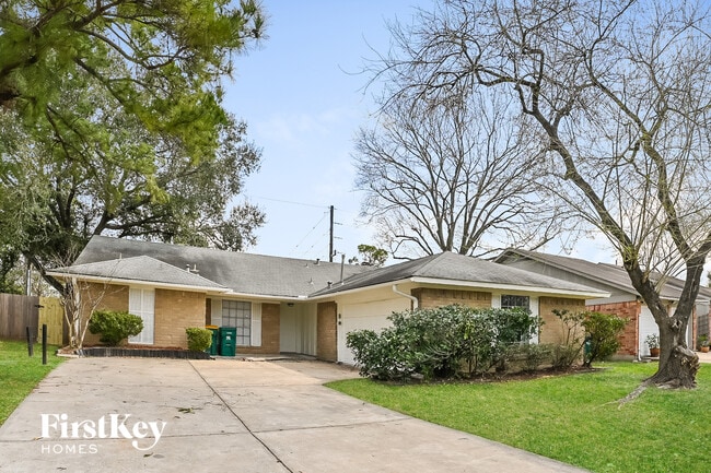 Building Photo - 8222 Streamside Dr