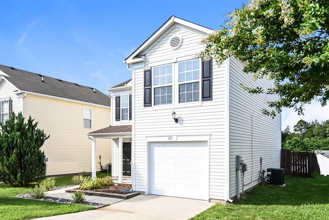 Photo - 831 Littleton Dr