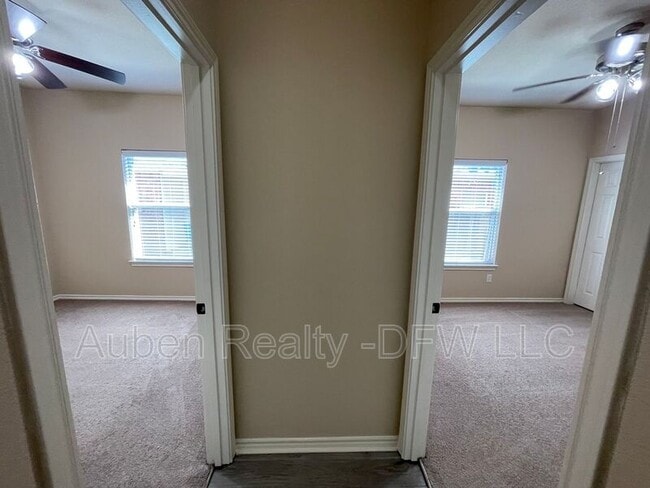 Photo - 2410 Ravenwood Ct