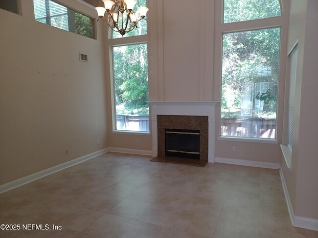 Photo - 4463 Ecton Ln E