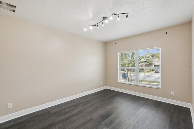 Photo - 2227 Napone Ln