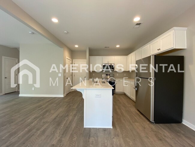 Photo - 7940 St.James Dr