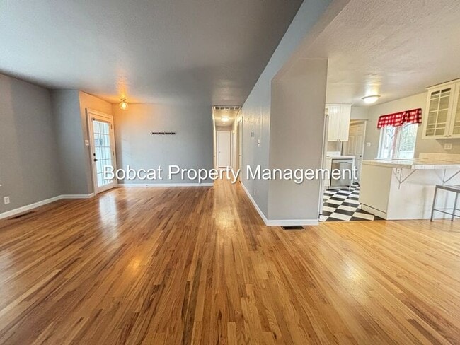 Photo - 708 Highland St