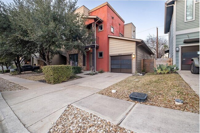 904 Freewater Ln