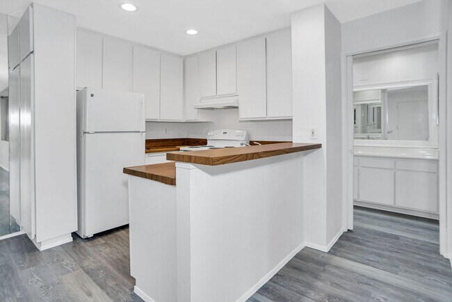 Photo - 1885 Diamond St Unit 1