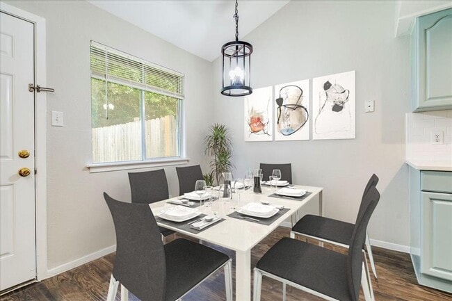 Photo - 408 Vista W Ct