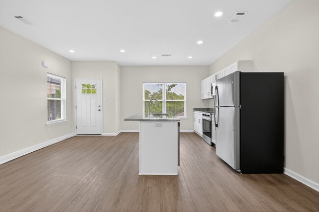 Photo - 3109 W 11th St Unit 3109 W 11th St - B