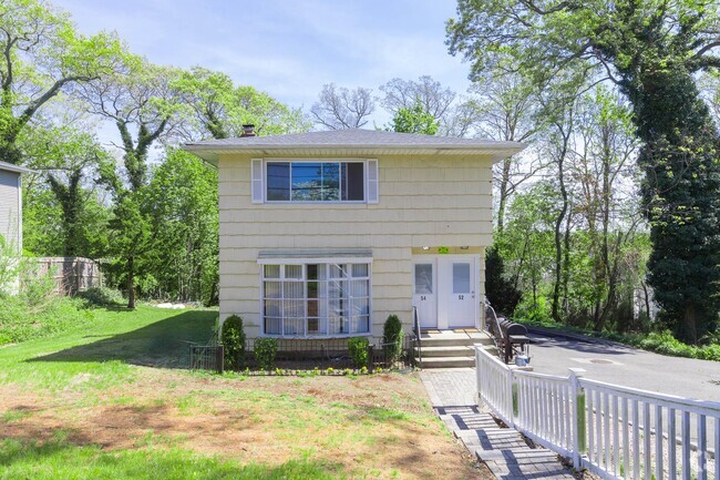 Building Photo - 52,54-54 Blydenburgh Ave Rental