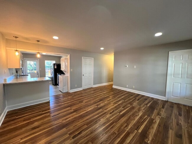 Photo - 223 Judd St