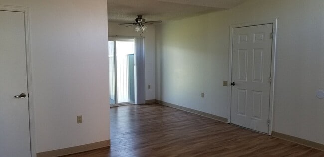 Cottonwood Estates Apartments