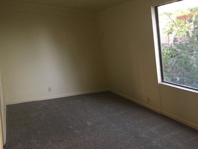 Building Photo - 29 Vista Rafael Pkwy Unit 29 Rental