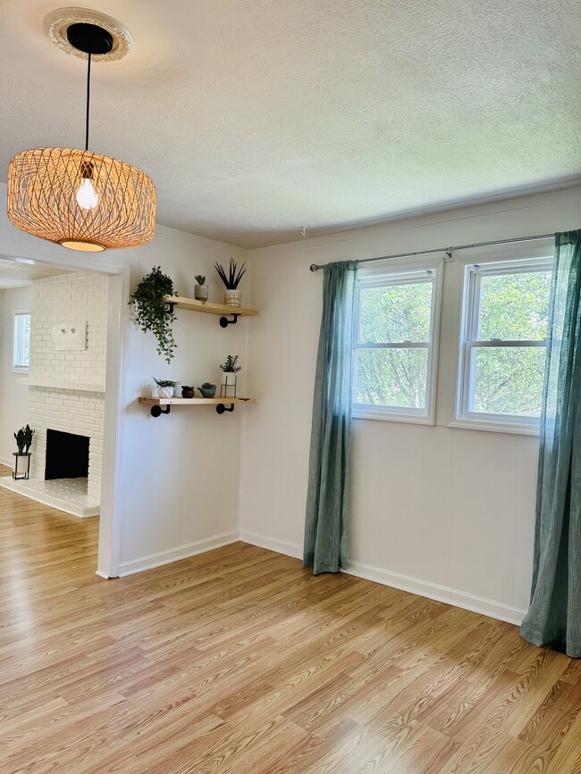 Building Photo - 808 Hibner Ave Rental